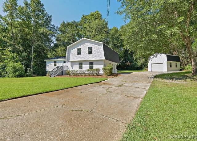 Property at 106 Oakview Cir, Enterprise, AL 36330, 4 beds, 2.5 baths