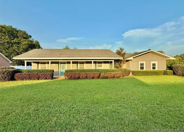 Property at 609 S 9th Ave, Hartford, AL 36344, 3 beds, 2 baths