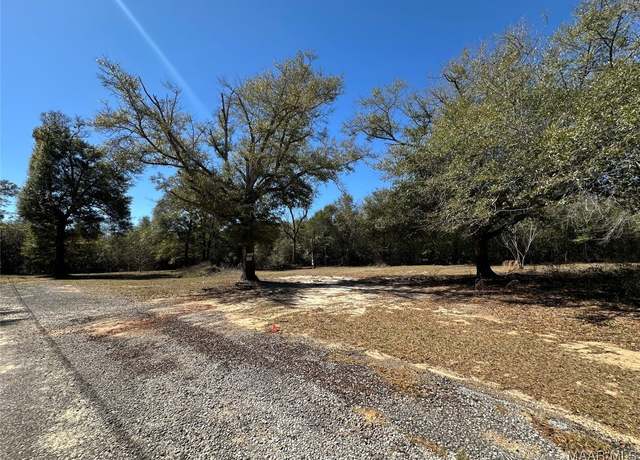 Property at 290 Balcom Rd, Ozark, AL 36360