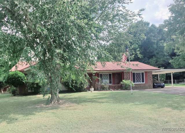 Property at 208 Sharon Ln, Ozark, AL 36360, 3 beds, 1.5 baths