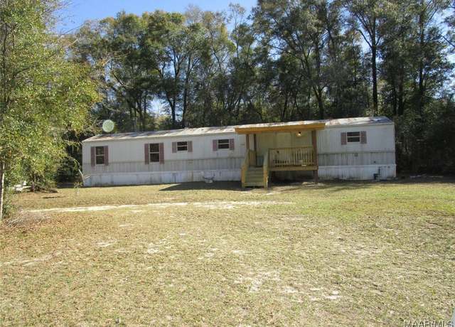Property at 509 N King St, Samson, AL 36477, 3 beds, 2 baths