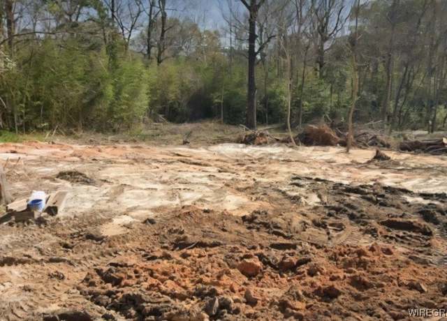 Property at 606 N Whitney St, Geneva, AL 36340
