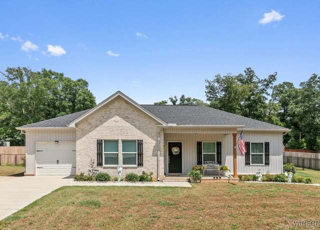 Property at 283 Ryan Dr, Ozark, AL 36360, 3 beds, 2 baths