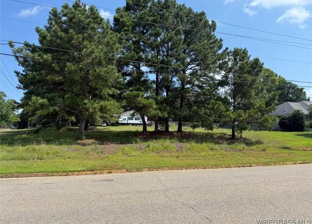 Property at 804 George Wallace Dr, Enterprise, AL 36330
