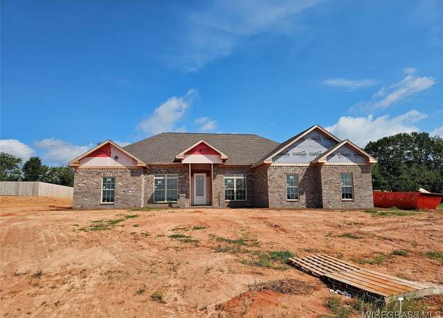 Property at 266 Summit Pl, Enterprise, AL 36330, 4 beds, 3 baths