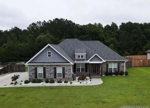 Property at 1104 Legacy Dr, Enterprise, AL 36330, 4 beds, 3 baths