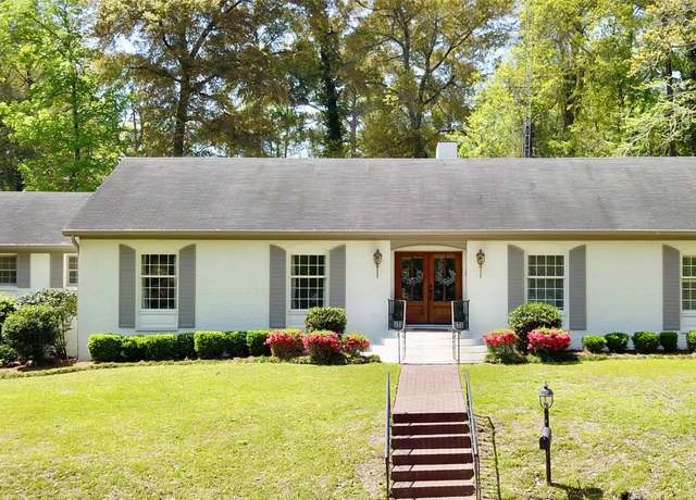 Property at 103 Rosehill Ct, Enterprise, AL 36330, 4 beds, 3.5 baths
