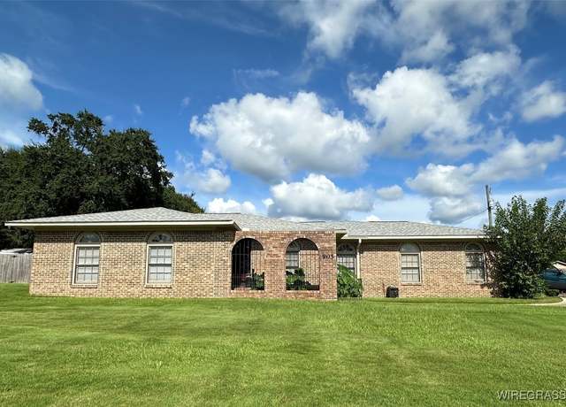Property at 905 Eastwood Dr, Dothan, AL 36301, 4 beds, 3 baths
