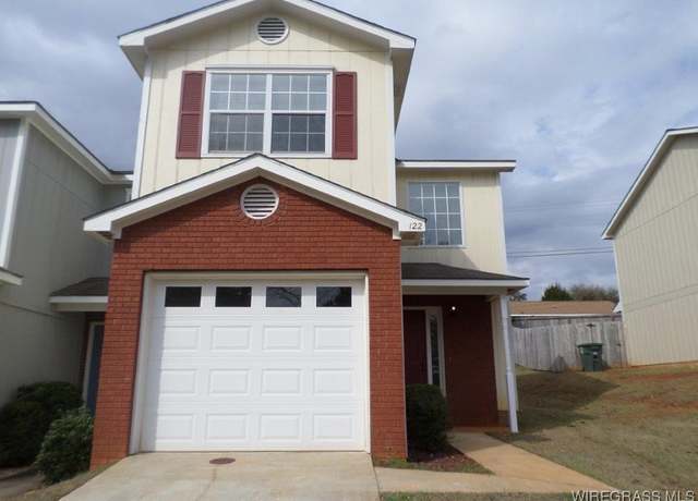 Property at 122 W Briar Dr, Enterprise, AL 36330, 3 beds, 4.5 baths