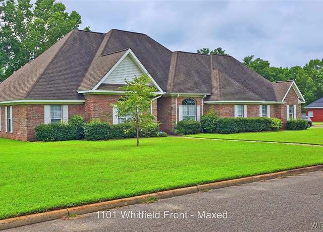 Property at 1101 Whitfield Ave, Dothan, AL 36305, 3 beds, 2.5 baths