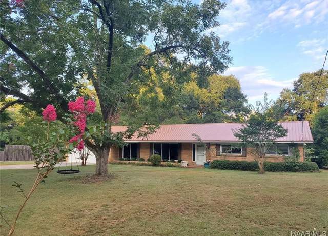 Property at 3095 Andrews Ave, Ozark, AL 36360, 3 beds, 2 baths