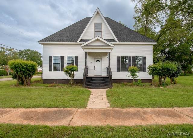 Property at 112 N John St, New Brockton, AL 36351, 3 beds, 2 baths