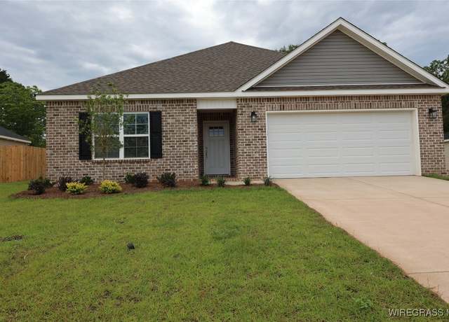 Property at 206 Lavender Dr, Enterprise, AL 36330, 3 beds, 2 baths