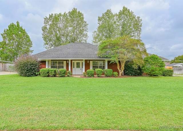 Property at 113 Britt Dr, Enterprise, AL 36330, 3 beds, 2.5 baths