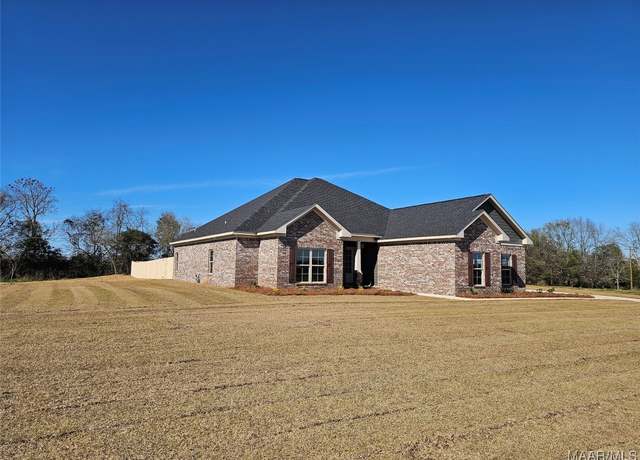 Property at 268 Summit Pl, Enterprise, AL 36330, 4 beds, 3 baths