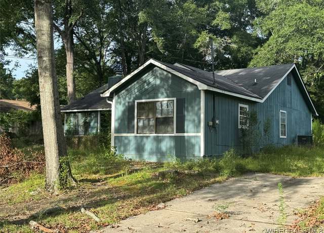 Property at 156 Casey Dr, Ozark, AL 36360, 4 beds, 2 baths