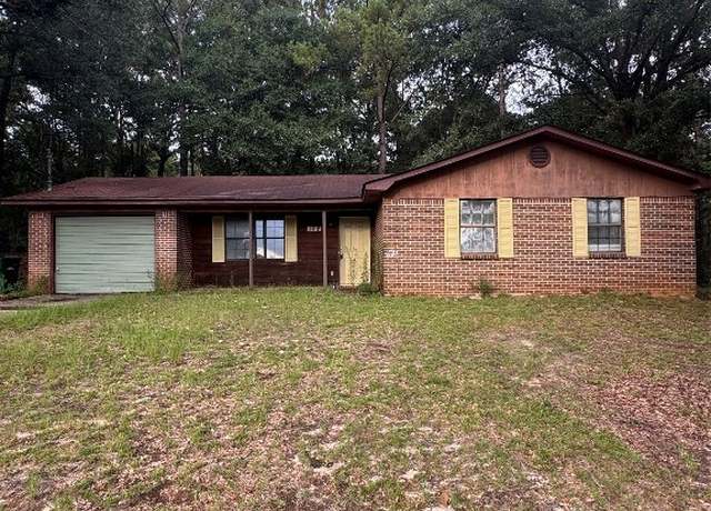 Property at 102 Brookside Ln, Ozark, AL 36360, 3 beds, 2 baths
