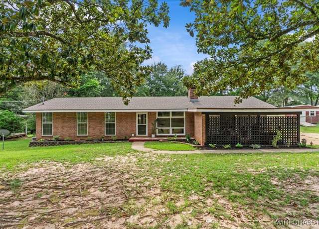 Property at 102 Willow Dr, Enterprise, AL 36330, 3 beds, 2 baths