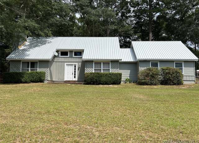 Property at 112 Pinecrest Loop, Enterprise, AL 36330, 3 beds, 2 baths