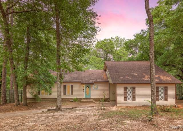 Property at 706 Wimbledon Dr, Dothan, AL 36305, 4 beds, 2.5 baths