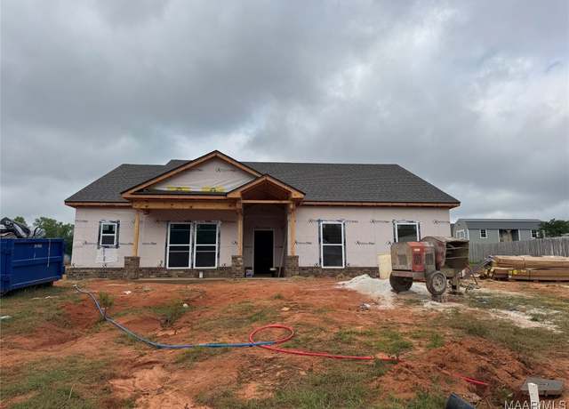 Property at 102 Neenan Dr, Enterprise, AL 36330, 3 beds, 2 baths