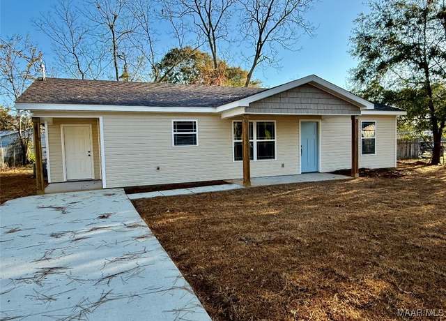 Property at 106 Newton St, Hartford, AL 36344, 3 beds, 2 baths
