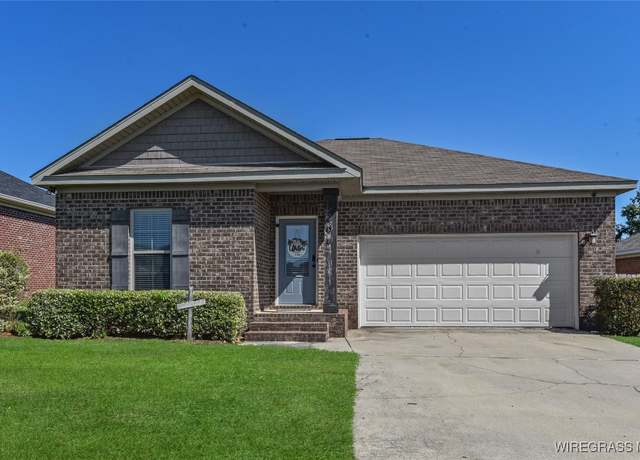 Property at 106 Waxmyrtle Rd, Dothan, AL 36301, 3 beds, 2 baths