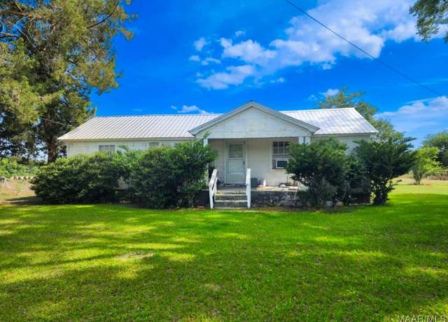 Property at 812 B Brooks Rd, Coffee Springs, AL 36318, 3 beds, 1 bath