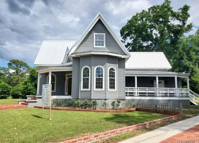 Property at 332 E Broad St, Ozark, AL 36360, 3 beds, 3 baths