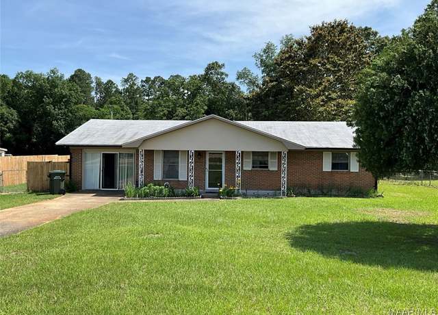 Property at 359 Ben St, Ozark, AL 36360, 3 beds, 1.5 baths