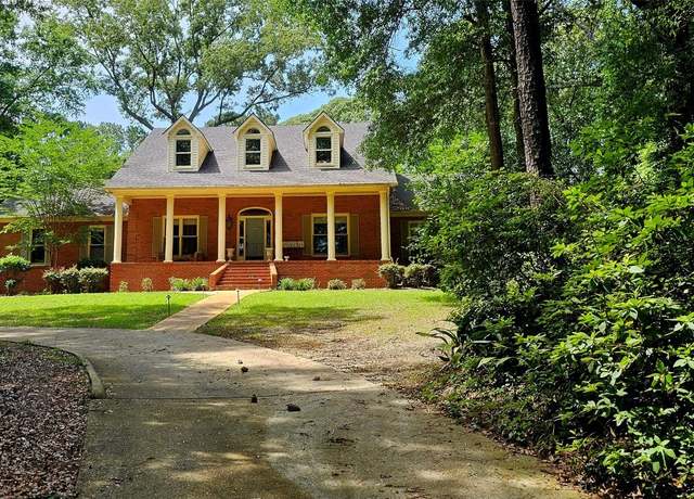 Property at 406 Laurel Breeze Dr, Enterprise, AL 36330, 3 beds, 4.5 baths