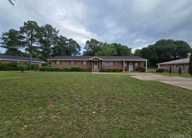 Property at 206 Walnut Dr, Enterprise, AL 36330, 4 beds, 3 baths