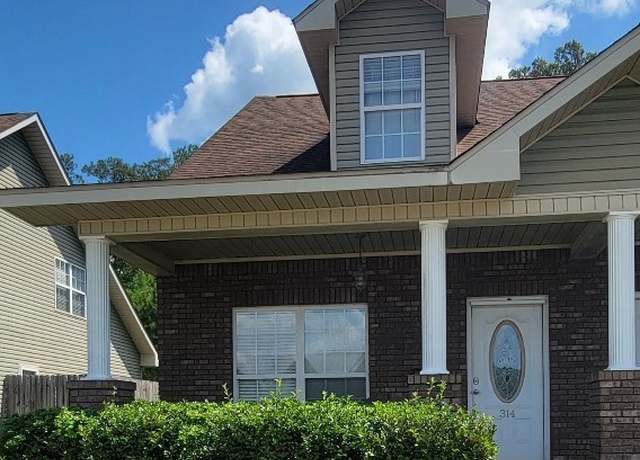 Property at 314 Stratford Dr, Ozark, AL 36360, 3 beds, 2.5 baths
