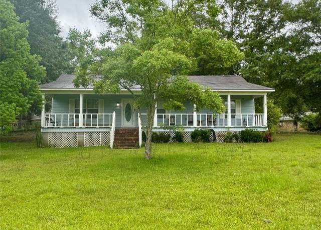 Property at 698 Ida St, Slocomb, AL 36375, 3 beds, 2.5 baths