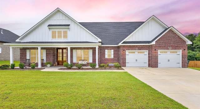 Photo of 332 Lakes Dr, Enterprise, AL 36330