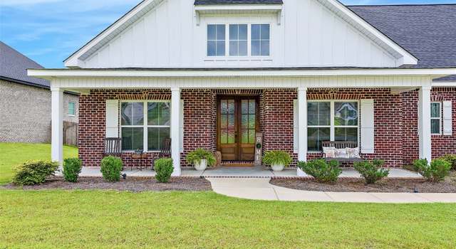 Photo of 332 Lakes Dr, Enterprise, AL 36330