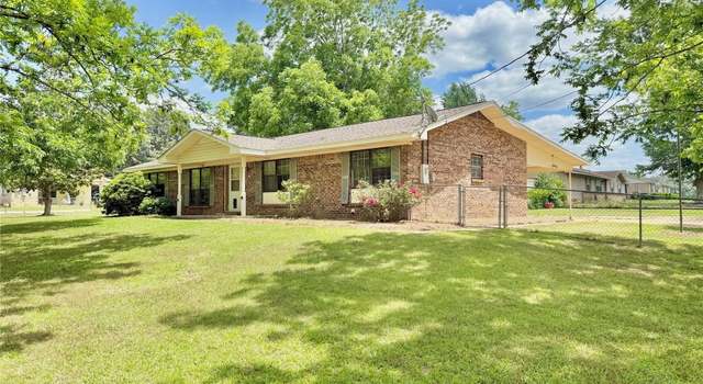 Photo of 135 Springdale Rd, Hartford, AL 36344