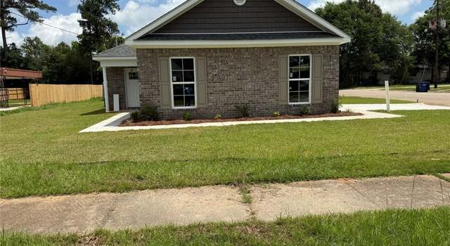 Photo of 205 E Mckinnon St, New Brockton, AL 36351