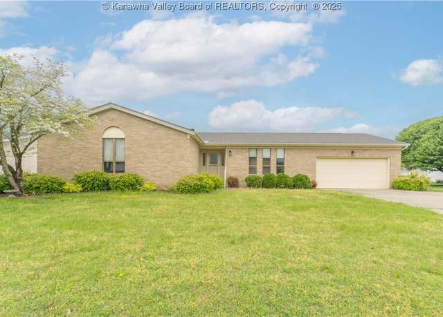 Property at 32 Warwick Rd, Point Pleasant, WV 25550, 3 beds, 2.5 baths