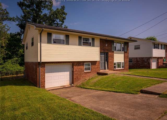 Property at 1105 Hollyberry Ln, South Charleston, WV 25309, 3 beds, 2 baths