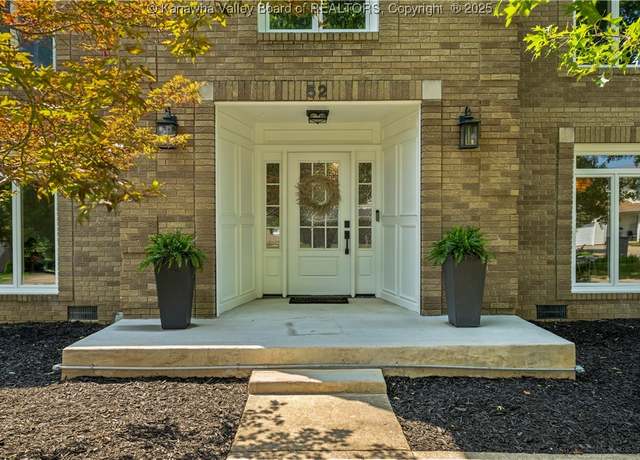 Property at 52 Cedar Dr, Hurricane, WV 25526, 4 beds, 3.5 baths