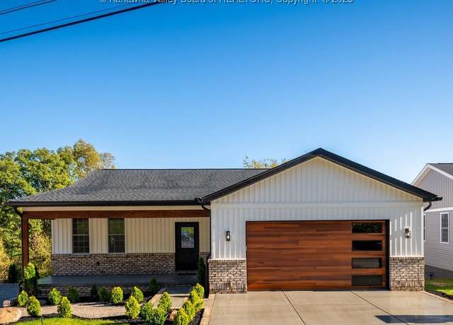 Property at 2624 Larwood Dr, Charleston, WV 25302, 3 beds, 2.5 baths