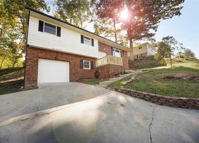 Property at 868 S Washington St, Saint Albans, WV 25177, 4 beds, 3 baths