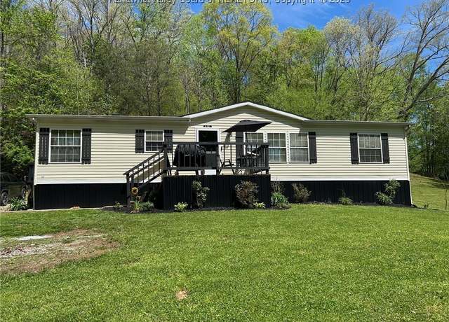 Property at 612 Melody Ln, Charleston, WV 25313, 3 beds, 2 baths