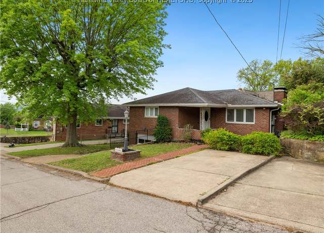 Property at 1229 Park Ave, Charleston, WV 25302, 4 beds, 2.5 baths