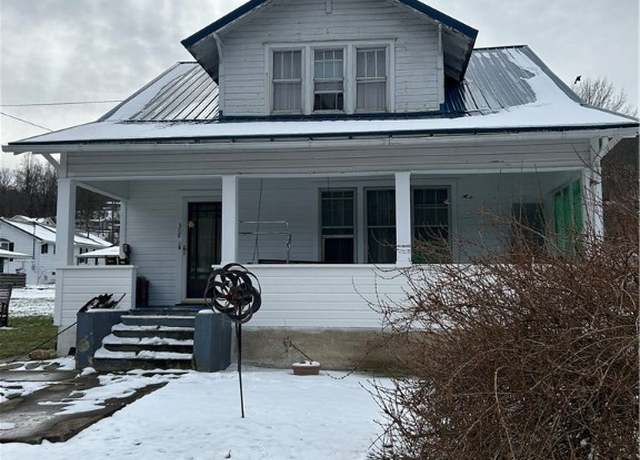 Property at 308 First West St, Madison, WV 25130, 3 beds, 1 bath