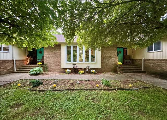 Property at 1006 Garretts Fork Rd, Chapmanville, WV 25508, 4 beds, 2 baths