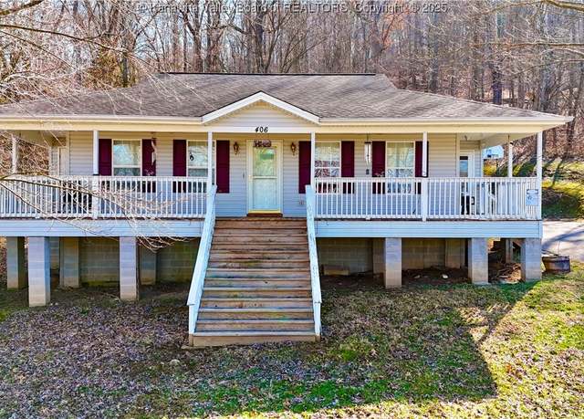 Property at 406 Kanawha St, Saint Albans, WV 25177, 3 beds, 2 baths