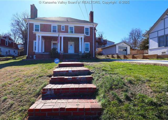 Property at 927 Ridgemont Rd, Charleston, WV 25314, 5 beds, 2.5 baths