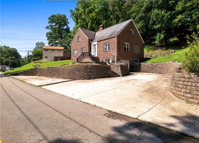 Property at 1022 Montrose Dr, South Charleston, WV 25303, 3 beds, 3.5 baths